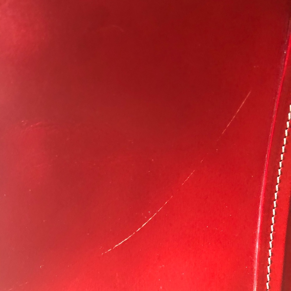 Guia’s Red Bag - Picture 3 of 8